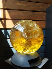 lampe sphère  résine fractale ambre